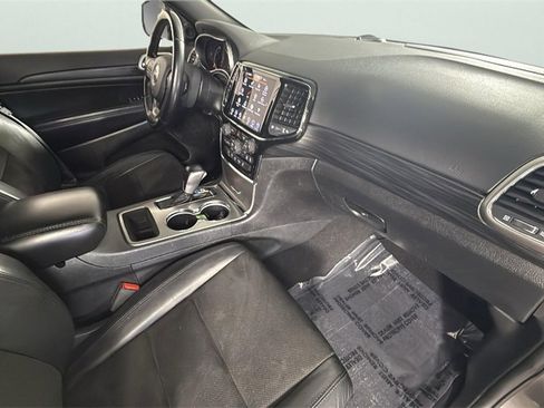 Used 2020 Jeep Grand Cherokee Laredo w/ Laredo X Package image 28