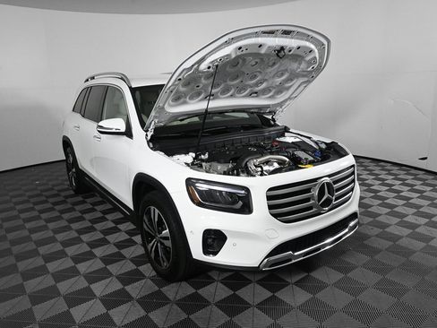 Certified 2025 Mercedes-Benz GLB 250 image 33