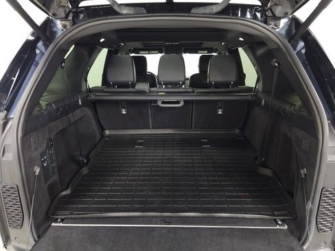 Used 2023 Land Rover Discovery S R-Dynamic image 6