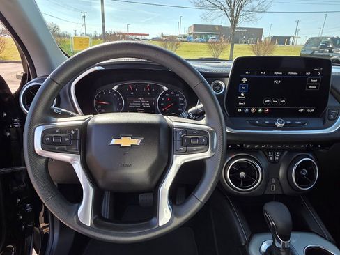 Used 2025 Chevrolet Blazer LT image 15