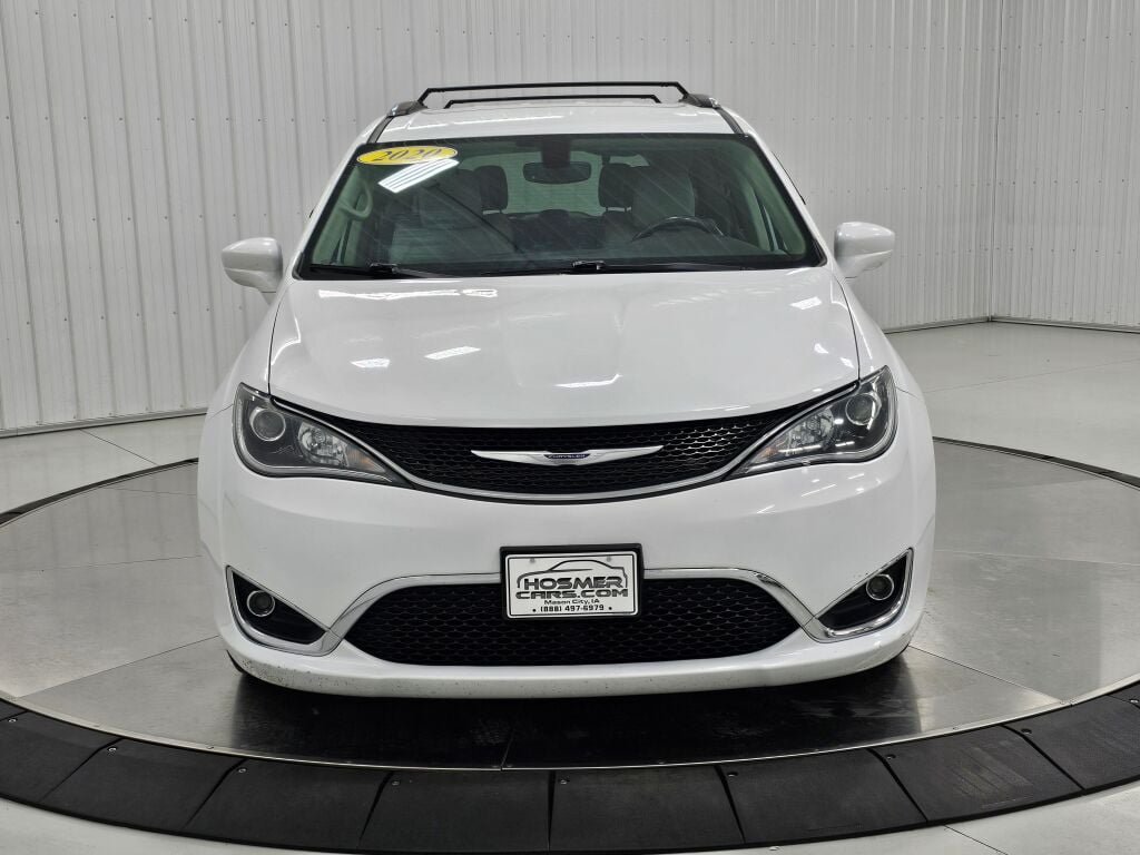 Used 2020 Chrysler Pacifica Touring-L FWD image 8