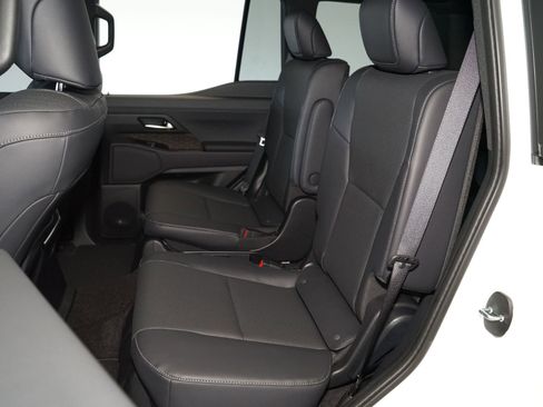 Used 2026 Lexus GX 550 w/ Cold Area Package AWD/4WD image 21