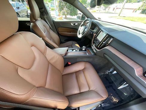 Used 2024 Volvo XC60 B5 Plus AWD/4WD image 16
