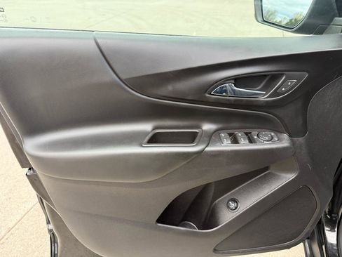 Used 2018 Chevrolet Equinox LT w/ Sun & Infotainment Package AWD/4WD image 12