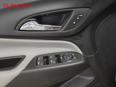 Used 2023 Chevrolet Equinox LT w/ Driver Convenience Package image 22