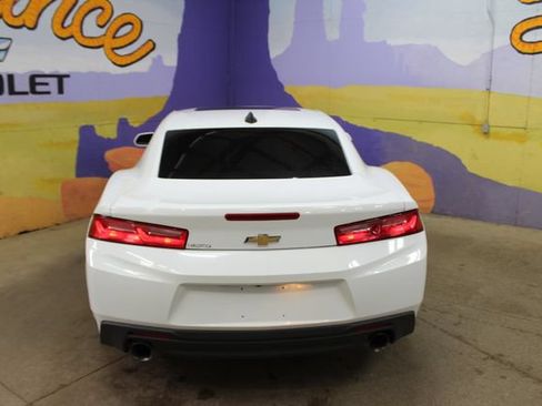 Used 2017 Chevrolet Camaro LT RWD image 7