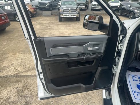 Used 2021 RAM 2500 Big Horn w/ Level 1 Equipment Group image 11