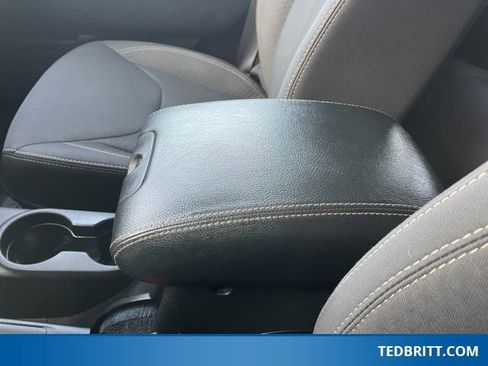 Used 2018 Jeep Wrangler Unlimited Sport image 32