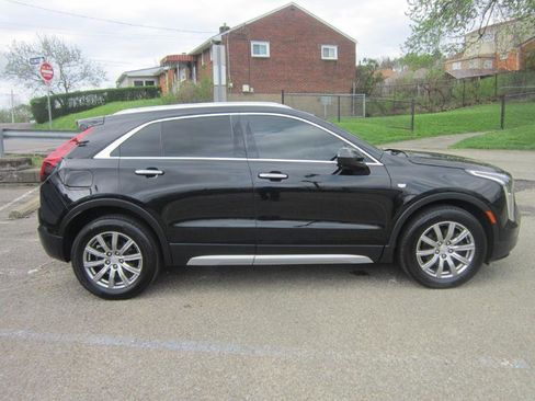 Used 2020 Cadillac XT4 Premium Luxury image 3
