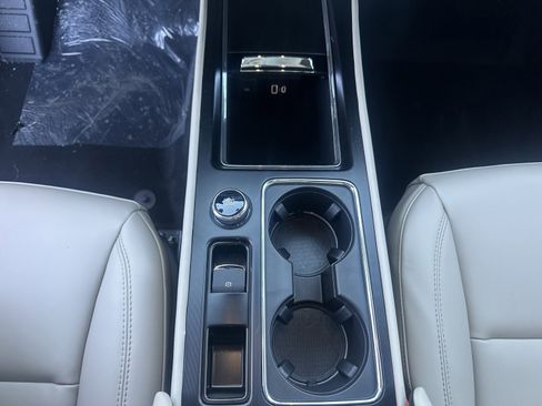 New 2026 Lincoln Corsair Premiere image 15