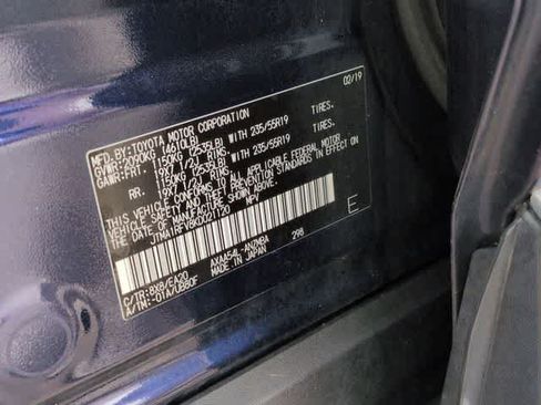 Used 2019 Toyota RAV4 XLE Premium w/ Cold Weather Package AWD/4WD image 36