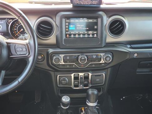 Used 2022 Jeep Wrangler Unlimited Sport image 21