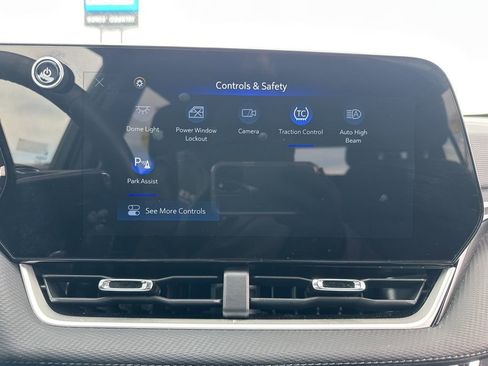 Used 2025 Chevrolet Equinox LT image 41