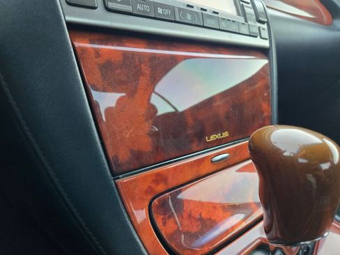 Used 2002 Lexus SC 430 Convertible image 25