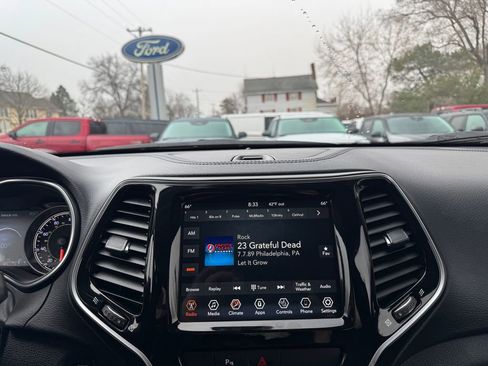 Used 2019 Jeep Cherokee Limited AWD/4WD image 26