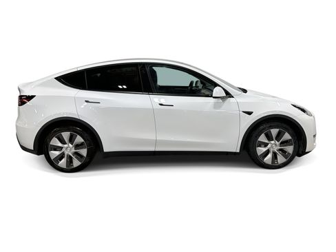 Certified 2023 Tesla Model Y Long Range AWD/4WD image 7