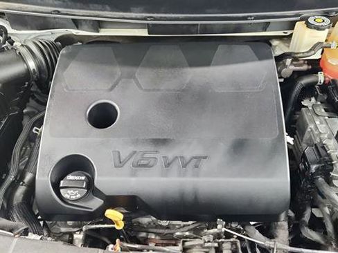 Used 2019 Chevrolet Traverse LT image 34