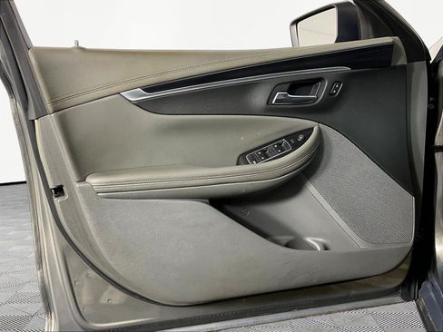 Used 2019 Chevrolet Impala LT FWD image 20