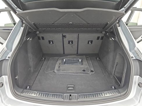 Used 2018 Porsche Macan image 16