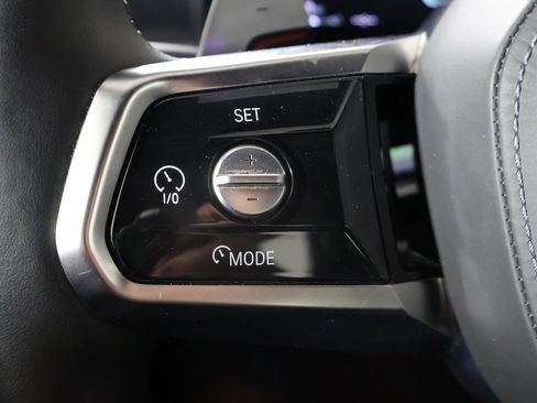 Used 2025 BMW 740i xDrive image 47