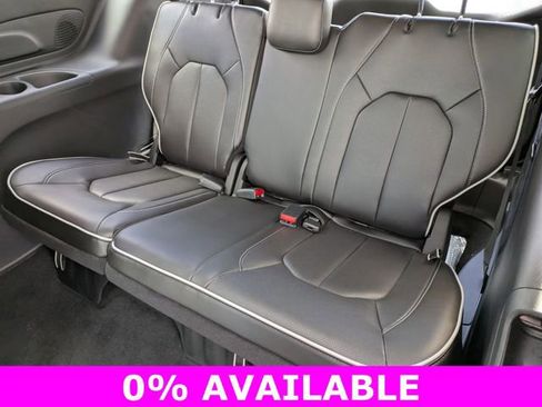 New 2026 Chrysler Pacifica Limited image 29