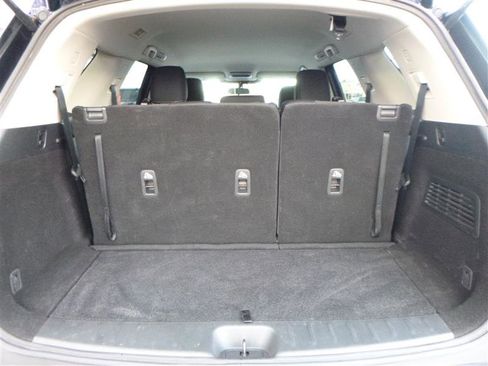 Used 2024 Nissan Pathfinder SV image 19