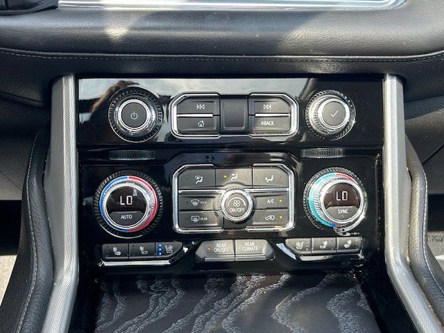 Used 2021 GMC Yukon XL Denali w/ Denali Premium Package AWD/4WD image 24