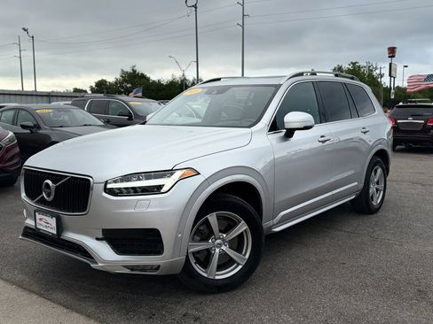 Used 2018 Volvo XC90 T5 Momentum w/ Convenience Package FWD image 18