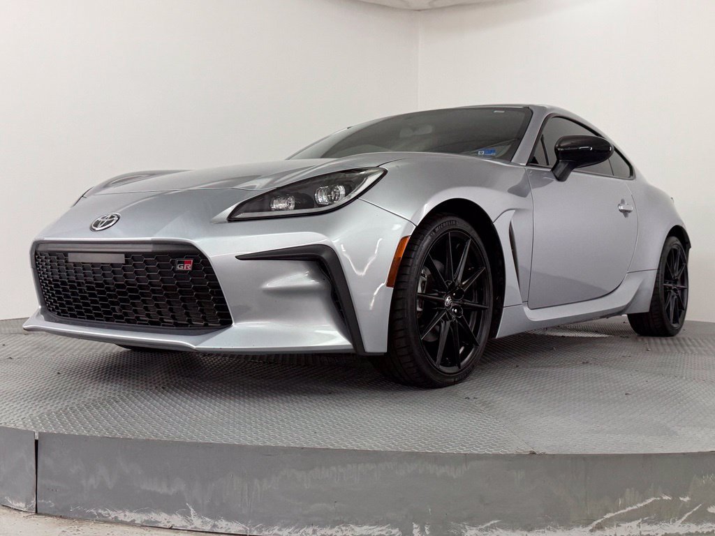 Used 2023 Toyota GR86 Premium w/ ALL Weather Mat Package (TMS) RWD image 2