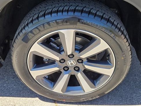 Certified 2023 Honda Pilot Touring image 11