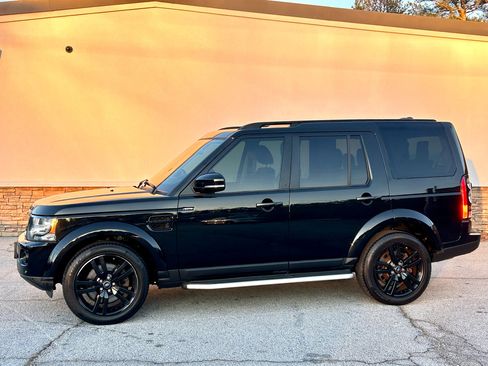 Used 2016 Land Rover LR4 HSE image 2