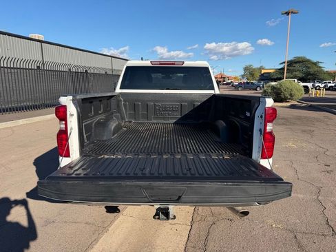 Used 2021 Chevrolet Silverado 2500 LT w/ Convenience Package image 11