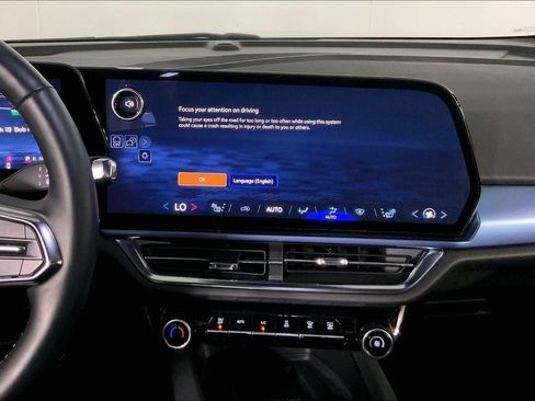 Used 2025 Chevrolet Equinox EV LT w/ Convenience Package FWD image 6