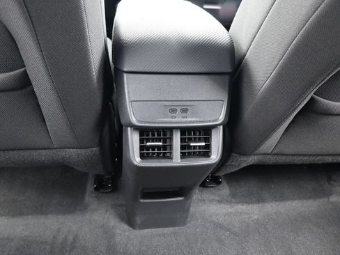 Used 2026 Chevrolet Equinox LT FWD image 38