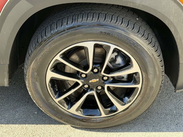 Used 2025 Chevrolet TrailBlazer LT AWD/4WD image 9
