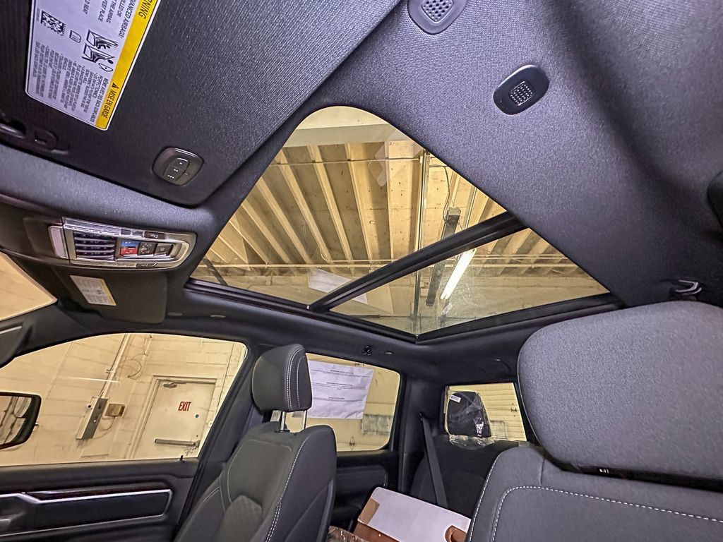 New 2026 RAM 1500 Big Horn AWD/4WD image 22