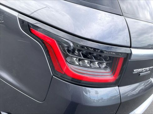 Used 2018 Land Rover Range Rover Sport HSE AWD/4WD image 31