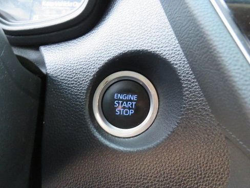 Used 2022 Toyota Corolla Cross LE w/ Moonroof Package image 27