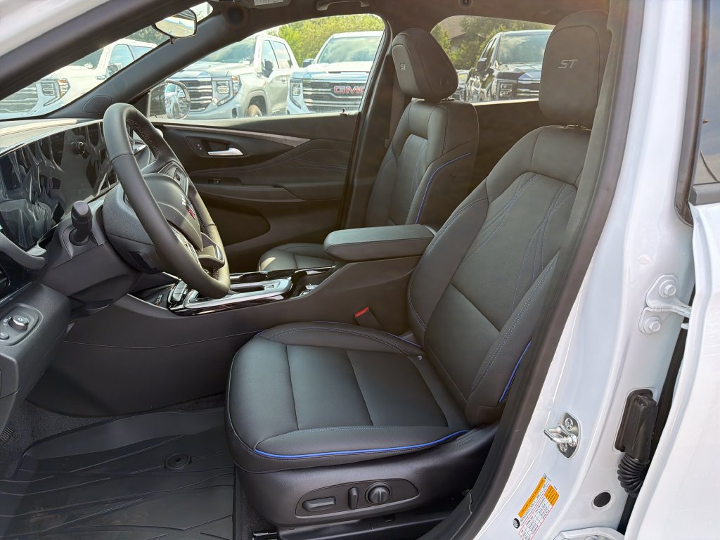 New 2026 Buick Envista Sport Touring w/ Convenience I Package FWD image 9