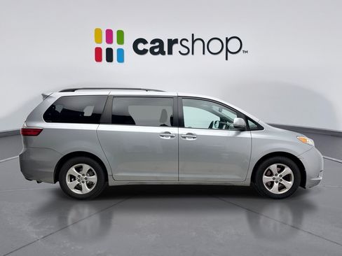 Used 2015 Toyota Sienna LE FWD image 6