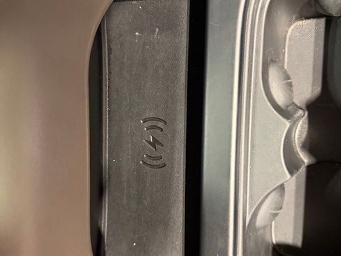 Used 2021 Land Rover Defender 110 X-Dynamic HSE image 38