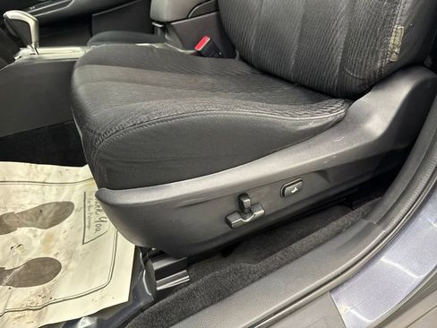 Used 2011 Subaru Outback 2.5i Premium image 12