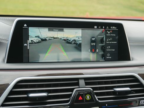 Certified 2022 BMW M760i xDrive w/ Luxury Rear Seating Package image 25