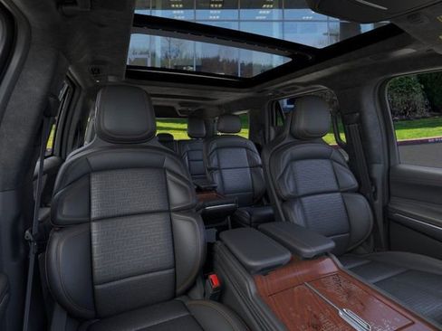 New 2025 Lincoln Navigator L Black Label AWD/4WD image 10