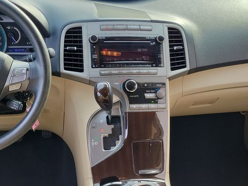 Used 2011 Toyota Venza FWD image 16