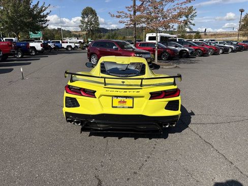 Certified 2022 Chevrolet Corvette Stingray Premium Cpe w/ Z51 Performance Package RWD image 9