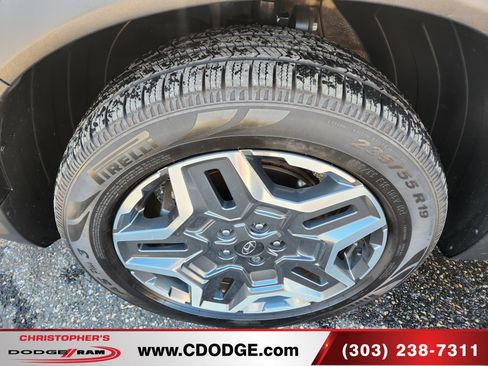 Used 2022 Hyundai Santa Fe SEL Premium image 9