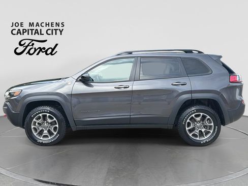 Used 2022 Jeep Cherokee Trailhawk AWD/4WD image 8