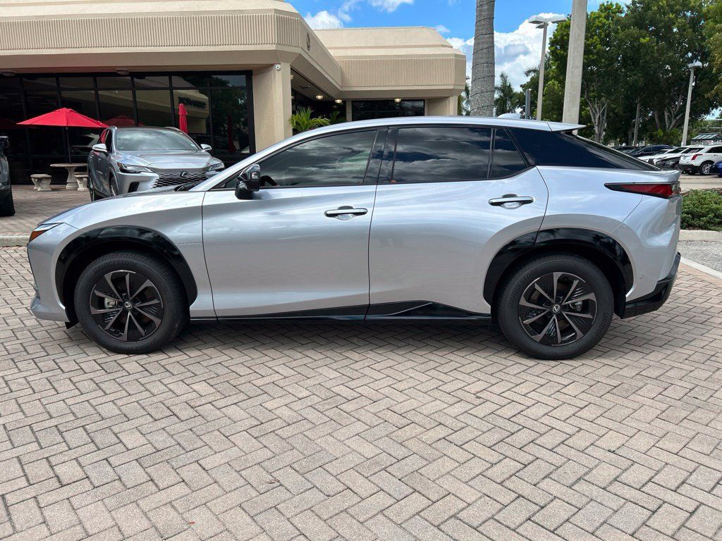 Used 2026 Lexus RZ 350e 2WD w/ Convenience Package image 6