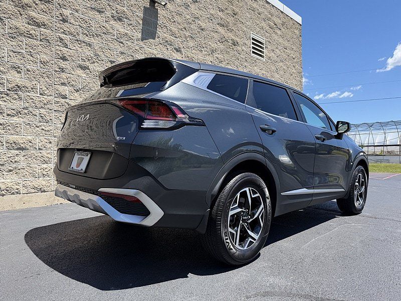 Used 2023 Kia Sportage LX AWD/4WD image 3